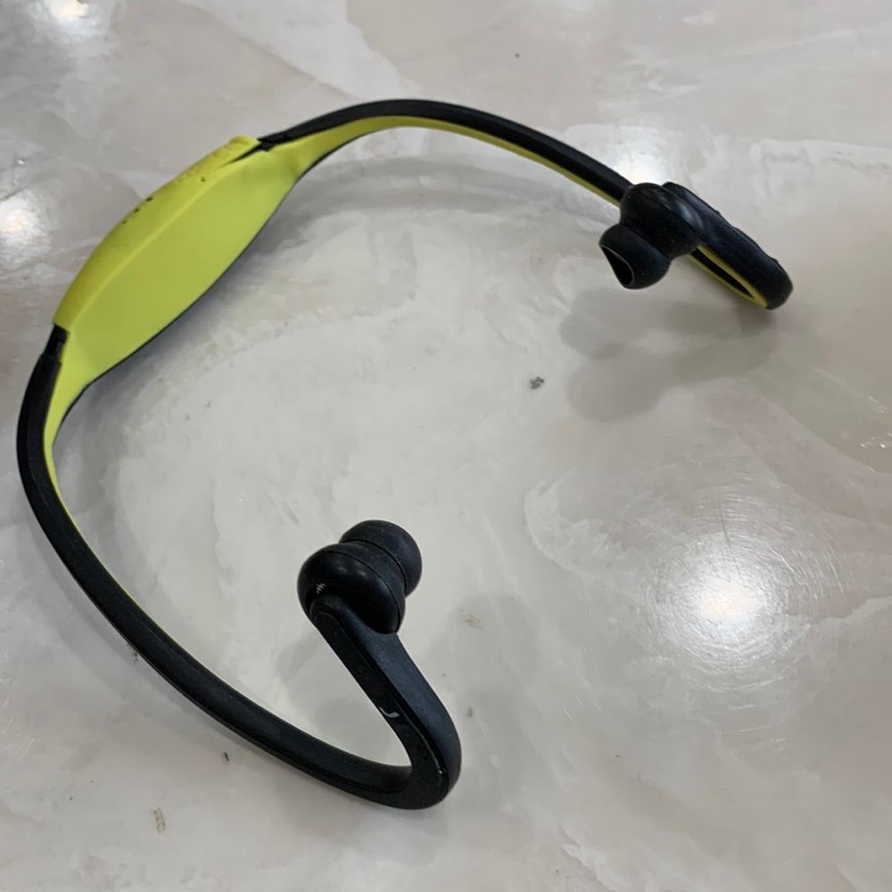 Wireless headphone